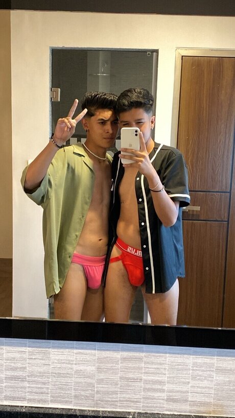 Isra Y Hugo