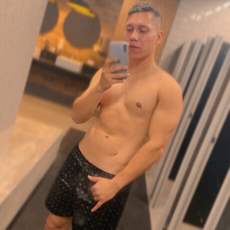 Photo nue de fuite OnlyFans de Eros