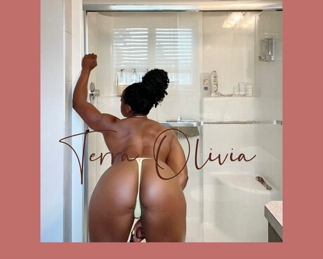 Photo nue de fuite OnlyFans de Terra Olivia
