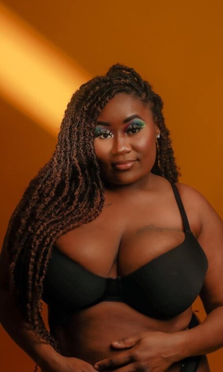 Photo nue de fuite OnlyFans de Lovelylatrice
