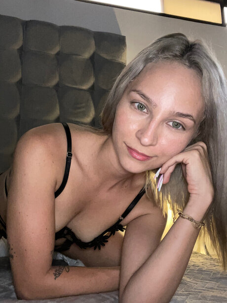 Photo nue de fuite OnlyFans de Nathaly Rosse 