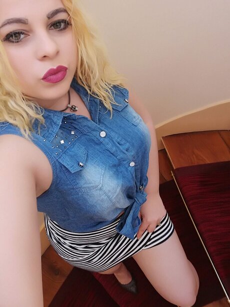 Photo nue de fuite OnlyFans de Ynna27 Ynna