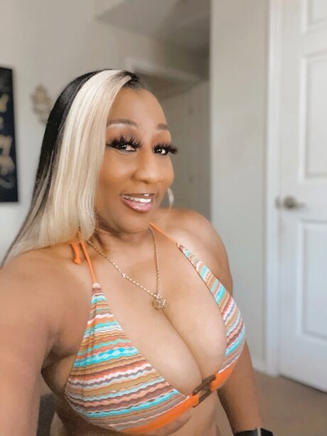 Photo nue de fuite OnlyFans de Tikki 44