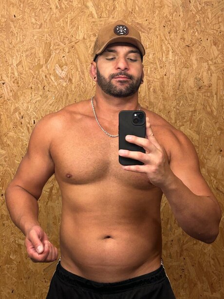 Photo nue de fuite OnlyFans de Arabe Guto Ferraz 160k X