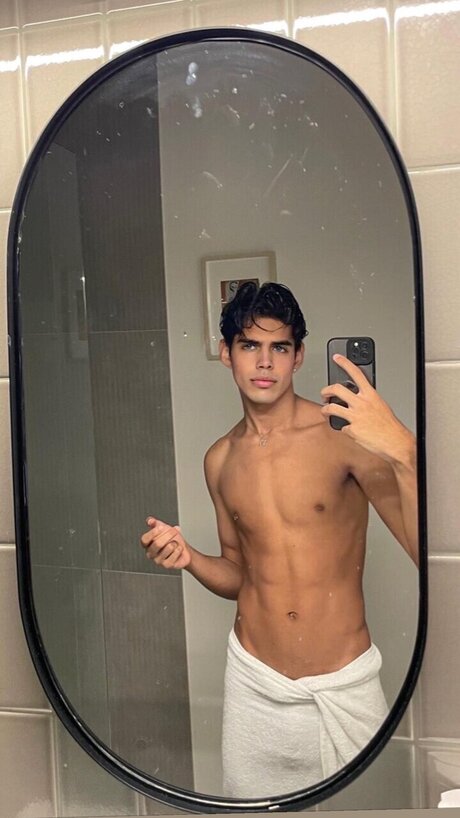 Photo nue de fuite OnlyFans de Nilbert Gall