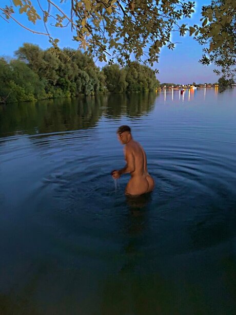 Photo nue de fuite OnlyFans de Lew