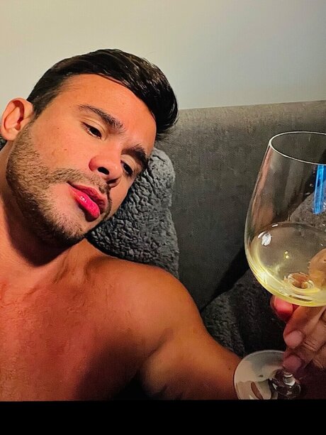 Photo nue de fuite OnlyFans de James Brandon