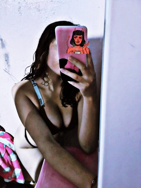 Photo nue de fuite OnlyFans de Gatubela