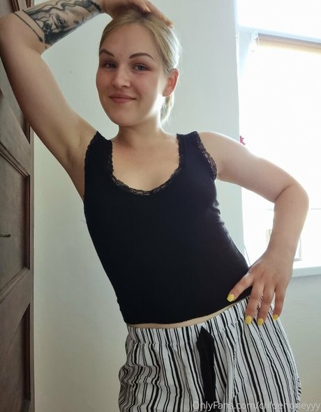 Photo nue de fuite OnlyFans de Chloehoneyyy