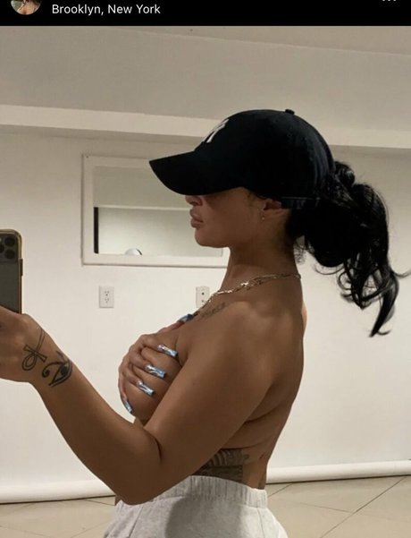Photo nue de fuite OnlyFans de Sally Spice