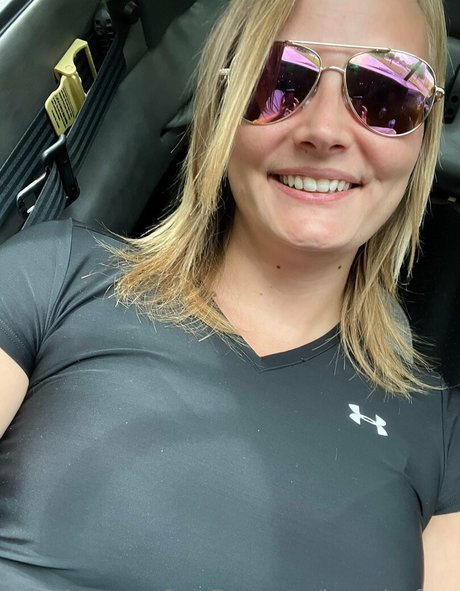 Photo nue de fuite OnlyFans de Onehotmomma1220free