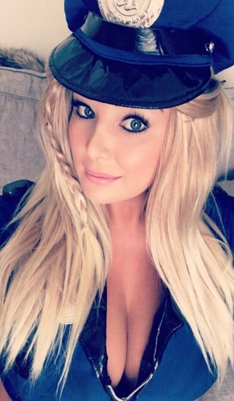 Photo nue de fuite OnlyFans de Charlotte Fox