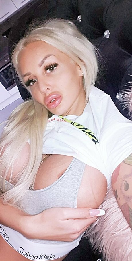 Blondiebombxxx
