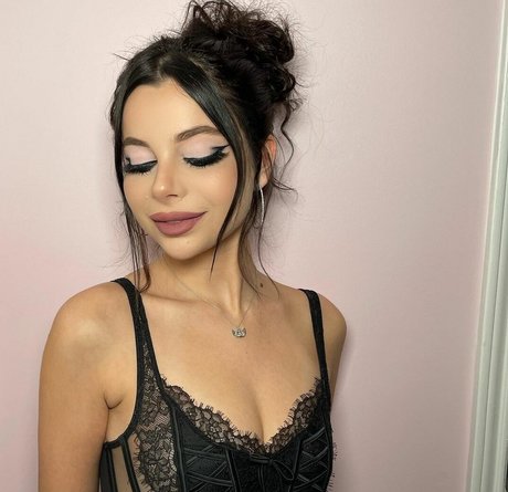 Photo nue de fuite OnlyFans de Ellise