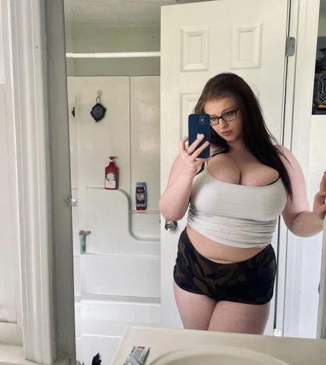 Photo nue de fuite OnlyFans de Kelbaby