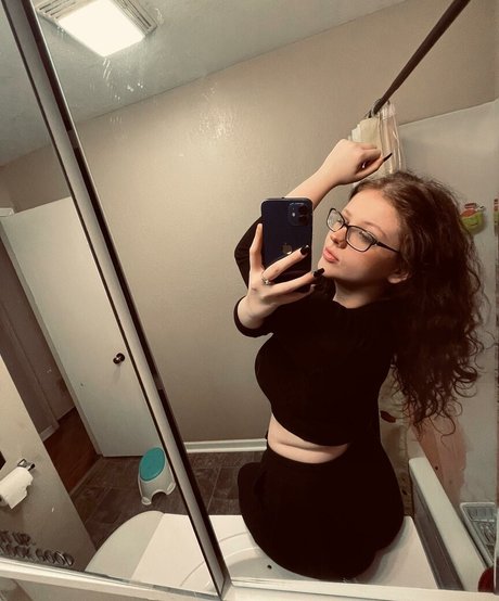 Photo nue de fuite OnlyFans de Kelbaby