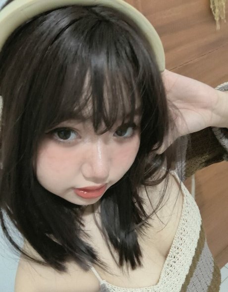 Photo nue de fuite OnlyFans de Mizaki Levi