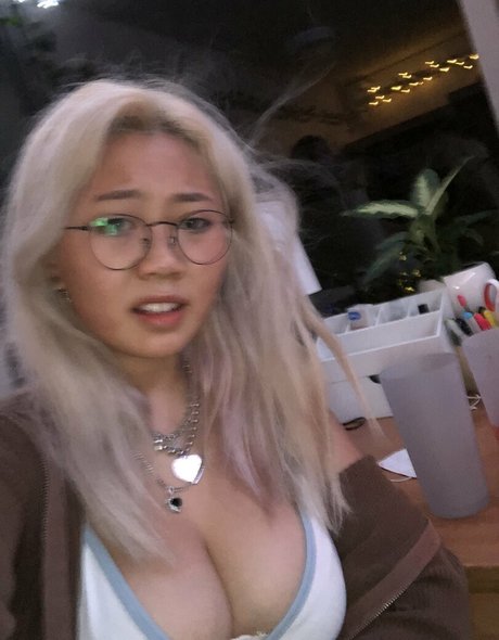 Photo nue de fuite OnlyFans de Hollyliangg