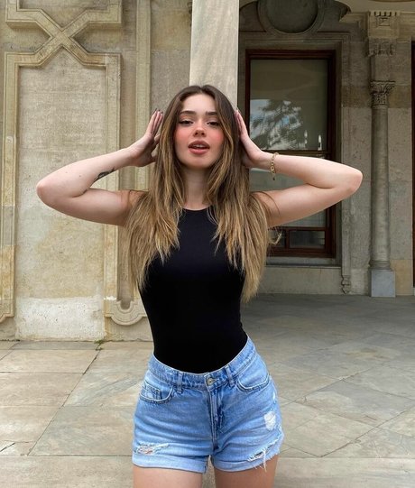 Photo nue de fuite OnlyFans de Melike Saygin