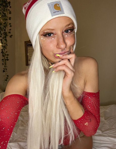 Photo nue de fuite OnlyFans de Urinternetgirlfrienddd