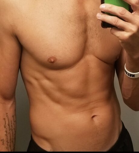 Photo nue de fuite OnlyFans de Fit Naked