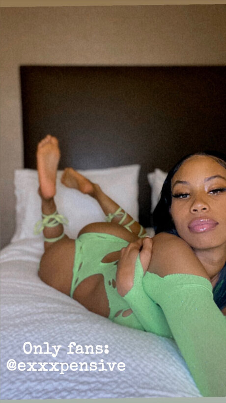 Photo nue de fuite OnlyFans de Exxxpenive The Trophie