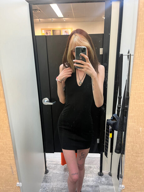 Photo nue de fuite OnlyFans de  Hell For You