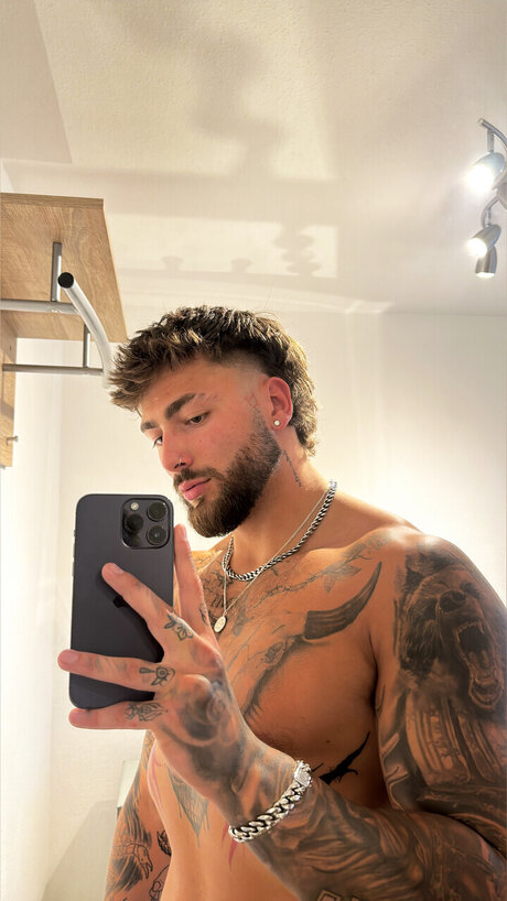 Photo nue de fuite OnlyFans de Sam