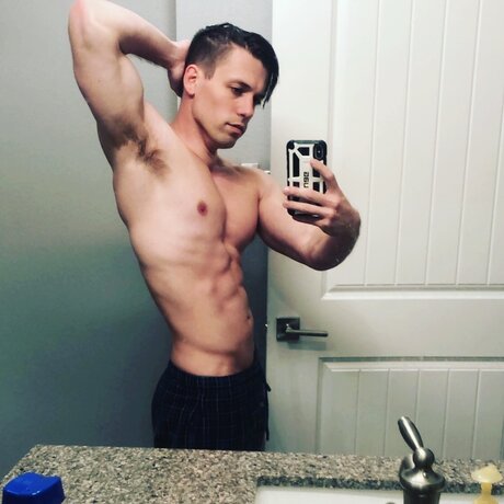 Photo nue de fuite OnlyFans de Rob Knocks