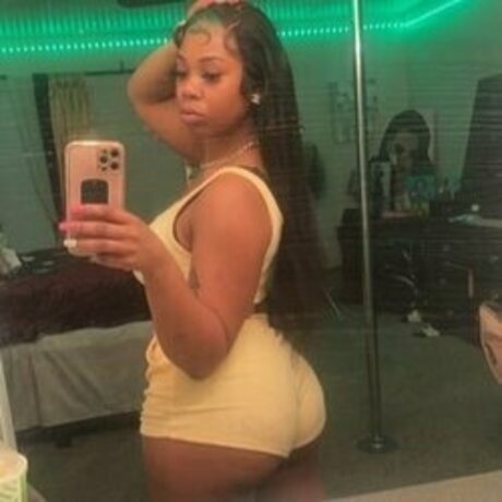 Photo nue de fuite OnlyFans de Bigmulahbaby