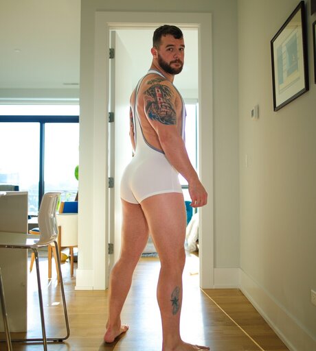 Photo nue de fuite OnlyFans de Meandmybuttmostly