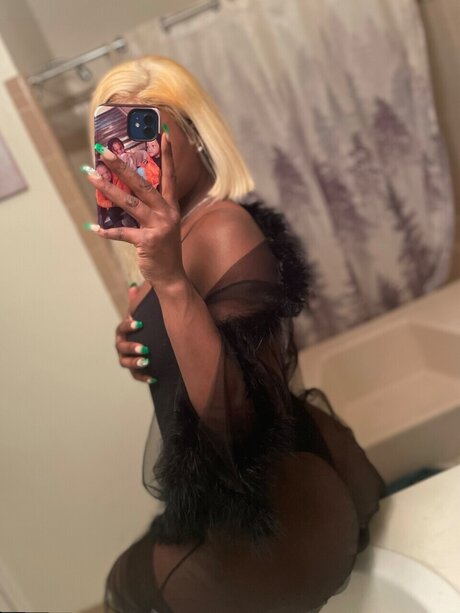 Photo nue de fuite OnlyFans de Foreign