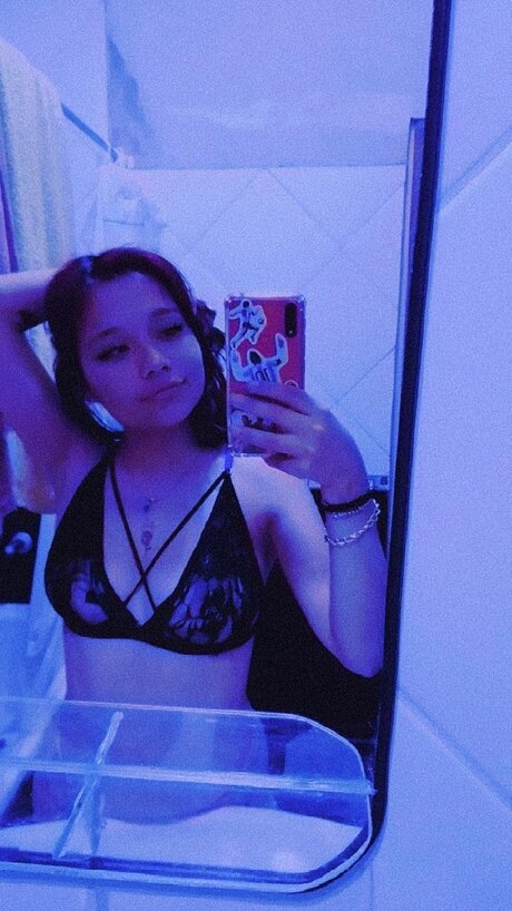 Photo nue de fuite OnlyFans de Vanina