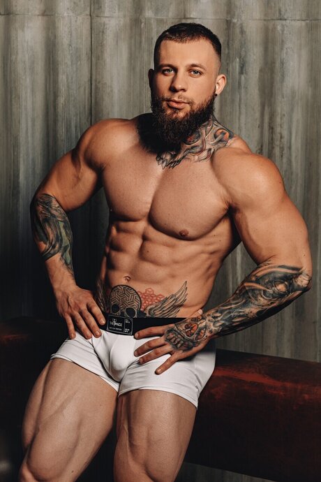 Photo nue de fuite OnlyFans de Oleg Bully