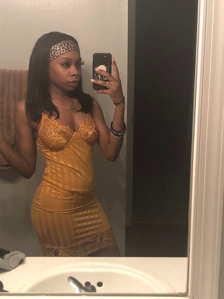 Photo nue de fuite OnlyFans de Honey Temptation