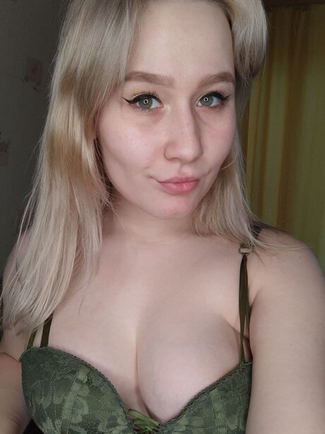Photo nue de fuite OnlyFans de Naughty Babysitter Greta