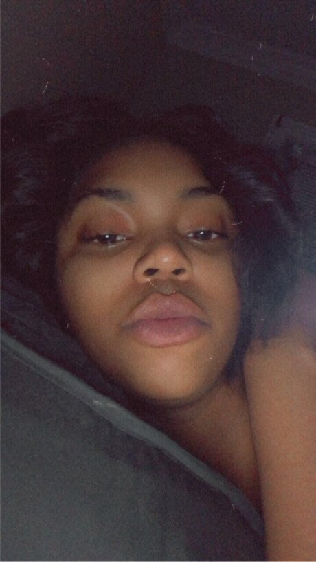 Photo nue de fuite OnlyFans de Queentyetiithickk