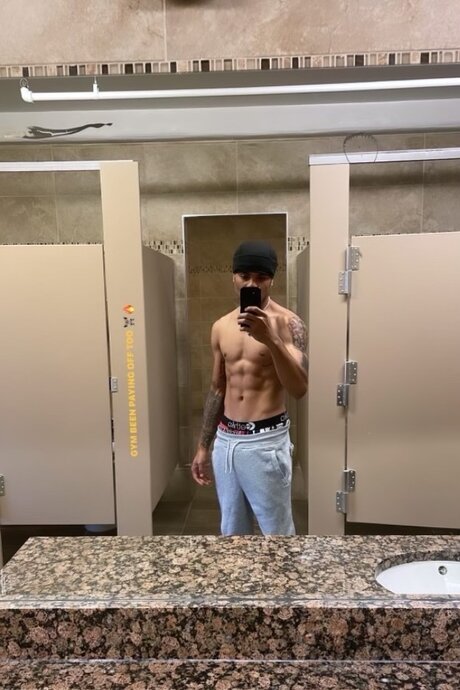 Photo nue de fuite OnlyFans de The Goat 