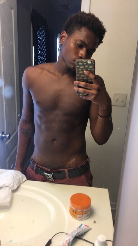 Photo nue de fuite OnlyFans de James