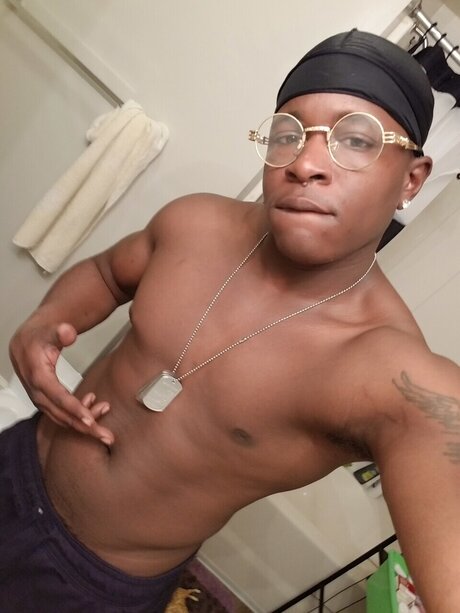 Photo nue de fuite OnlyFans de Mrbackstrok3king