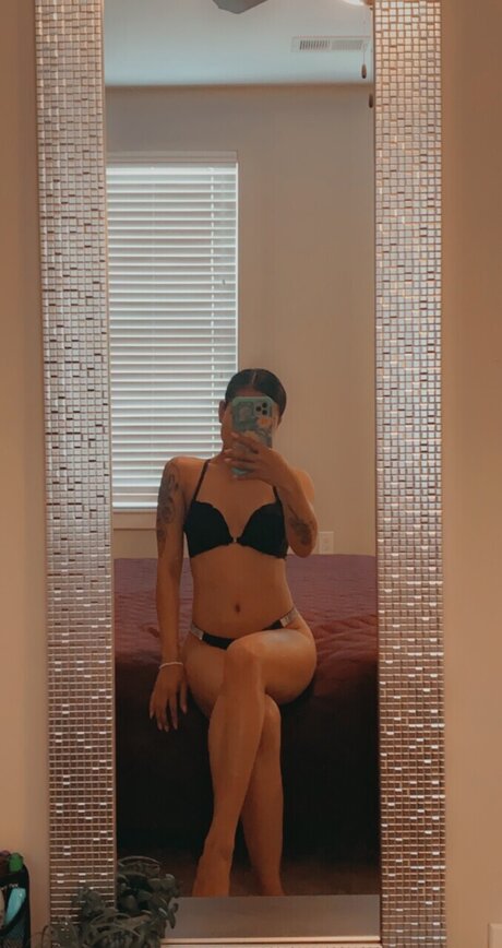 Photo nue de fuite OnlyFans de Gracielu 
