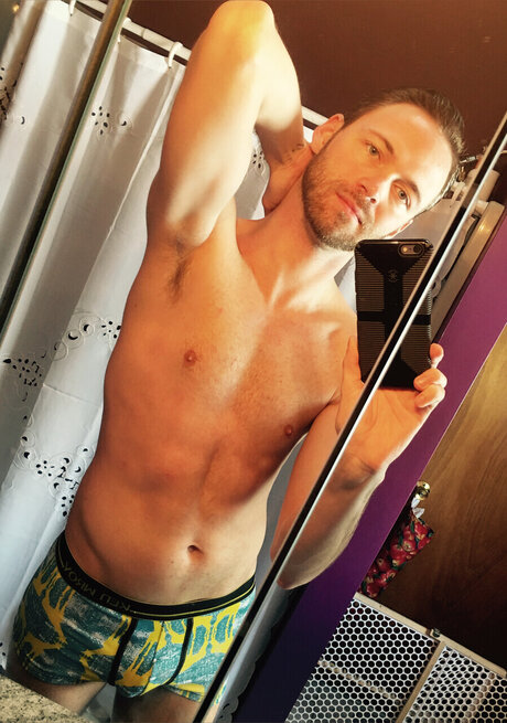 Photo nue de fuite OnlyFans de Kenneth Blake
