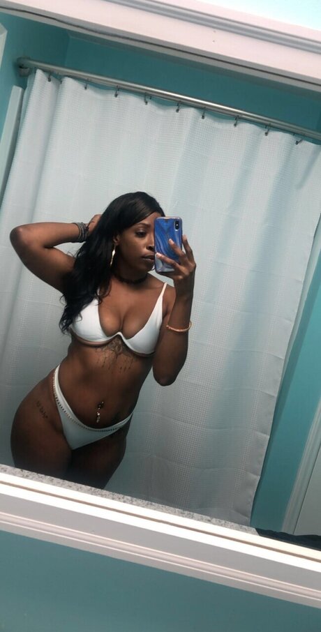 Photo nue de fuite OnlyFans de Cocoa Drop 