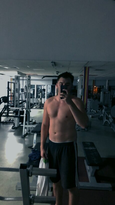 Photo nue de fuite OnlyFans de Tudor Mihai