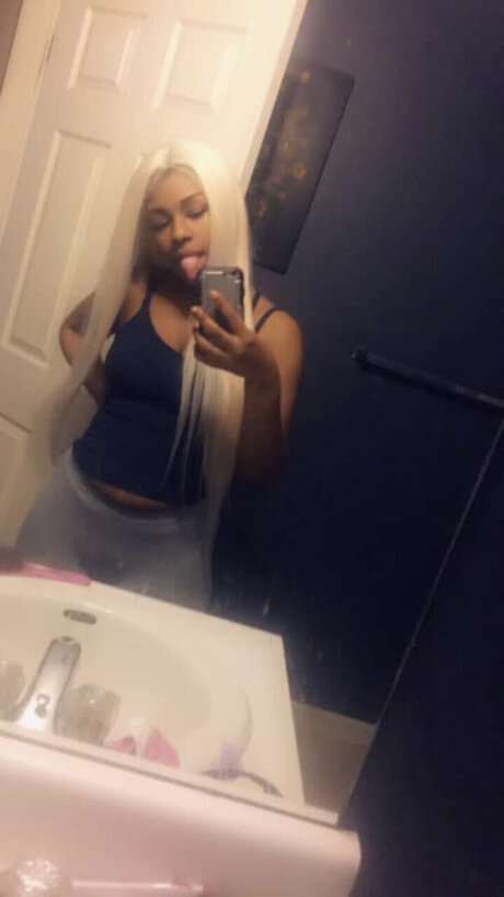 Photo nue de fuite OnlyFans de Honeynut03