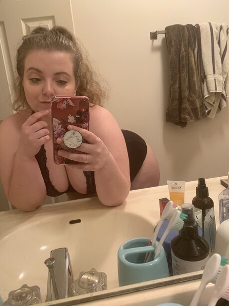 Photo nue de fuite OnlyFans de Sentient Bones
