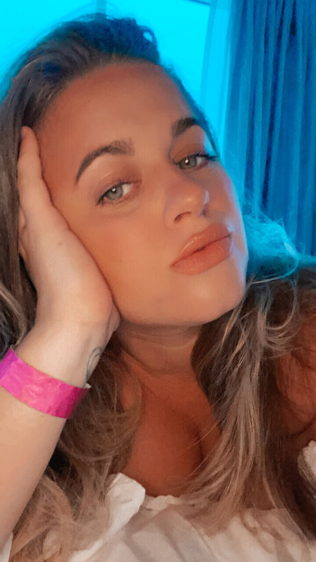 Photo nue de fuite OnlyFans de Sa