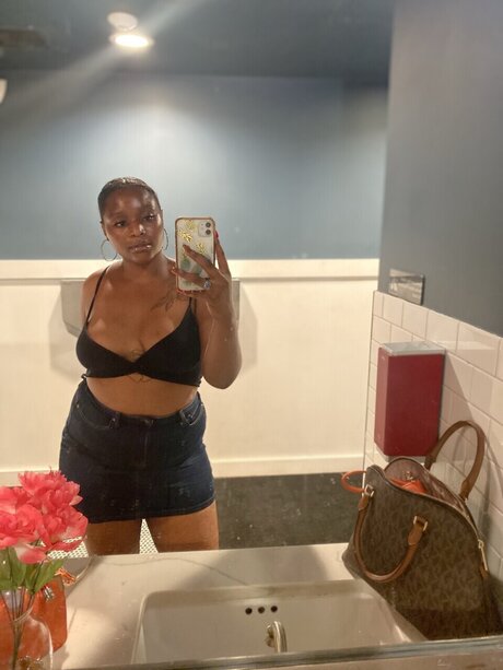 Photo nue de fuite OnlyFans de Ashley Brown