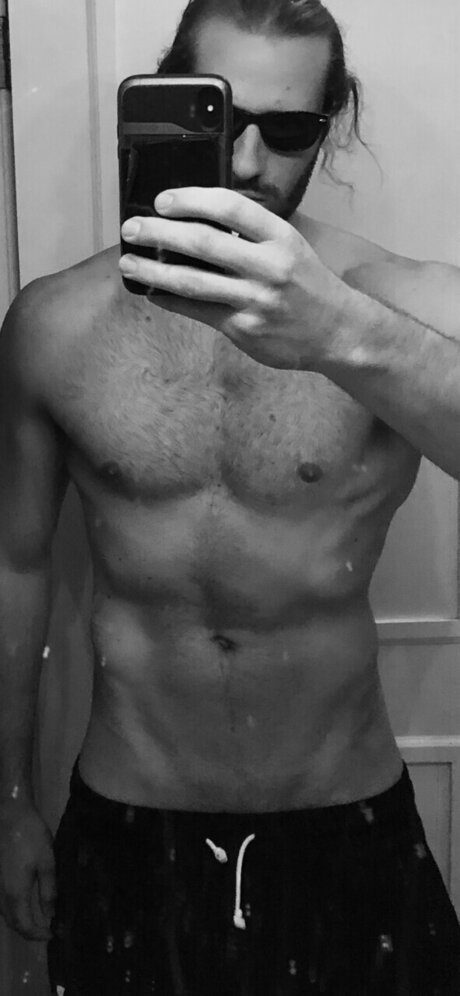Photo nue de fuite OnlyFans de Daddick8in