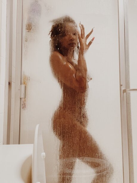 Photo nue de fuite OnlyFans de Lilo 